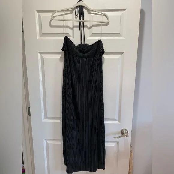 HYFVE Black Strapless Pleated Maxi Dress - Picture 4 of 8